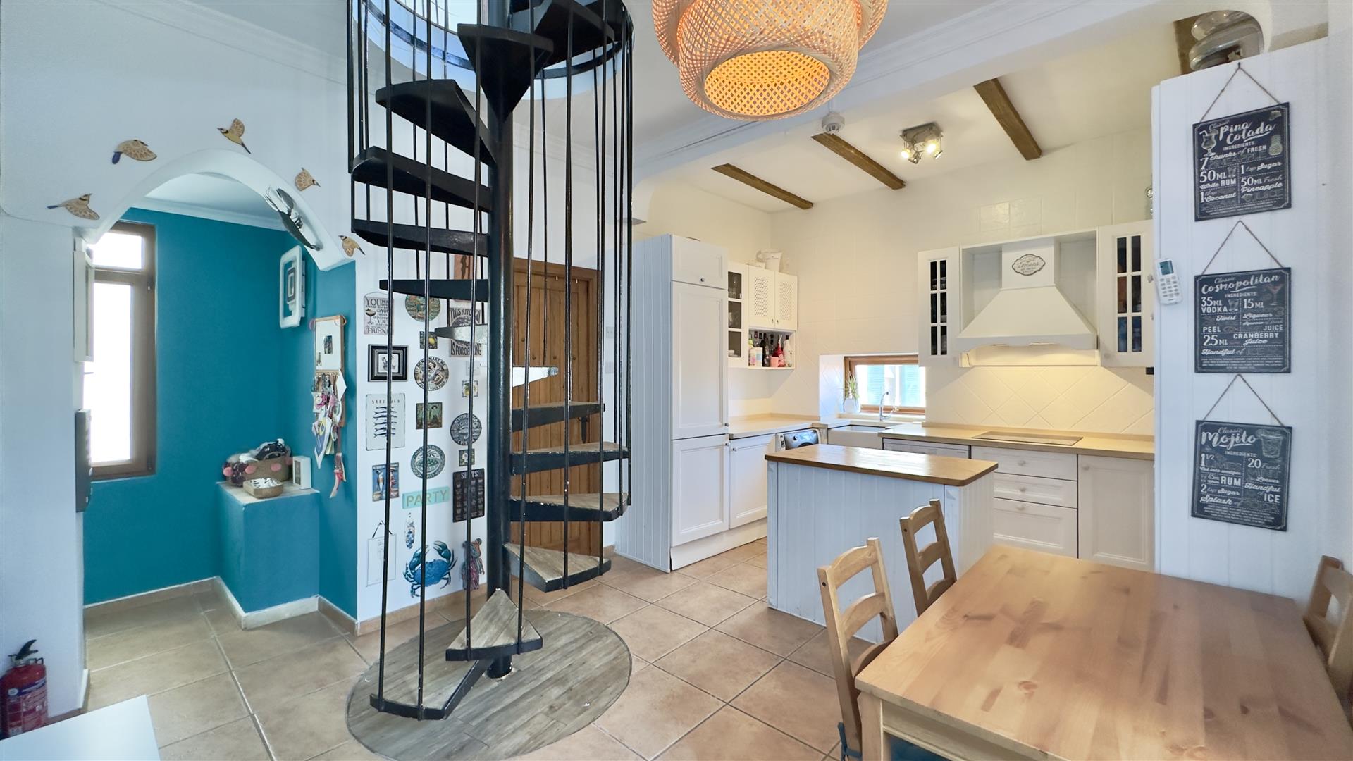  Image of House - 2 Bedrooms - 1 Bathrooms for Sale in Upper Town-Gibraltar, Image 6